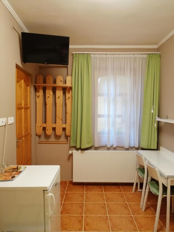 Karpatia Panzio Bed and Breakfast Έστεργκομ Εξωτερικό φωτογραφία