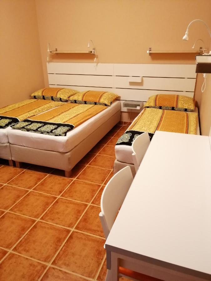 Karpatia Panzio Bed and Breakfast Έστεργκομ Εξωτερικό φωτογραφία