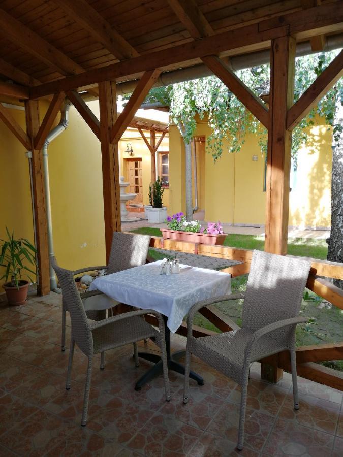 Karpatia Panzio Bed and Breakfast Έστεργκομ Εξωτερικό φωτογραφία