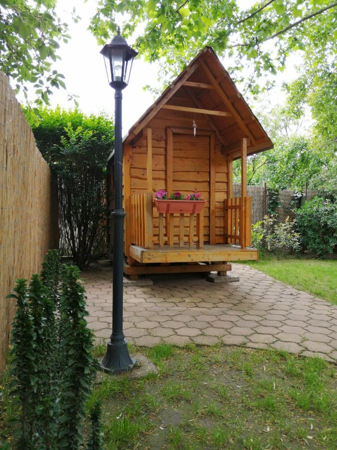 Karpatia Panzio Bed and Breakfast Έστεργκομ Εξωτερικό φωτογραφία