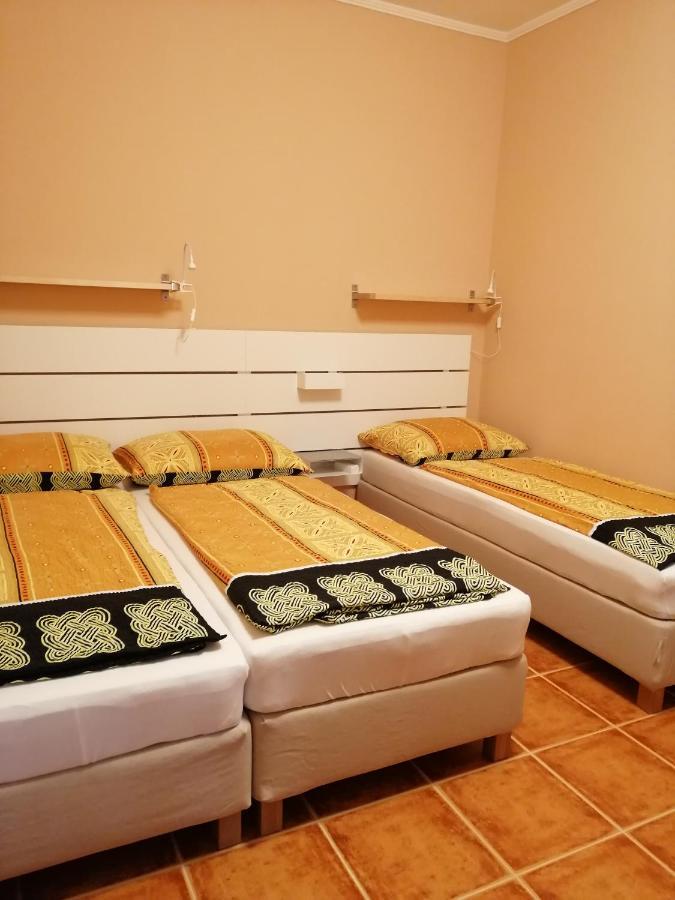 Karpatia Panzio Bed and Breakfast Έστεργκομ Εξωτερικό φωτογραφία