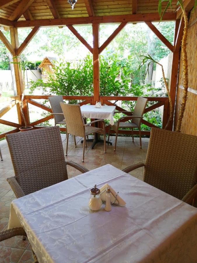 Karpatia Panzio Bed and Breakfast Έστεργκομ Εξωτερικό φωτογραφία
