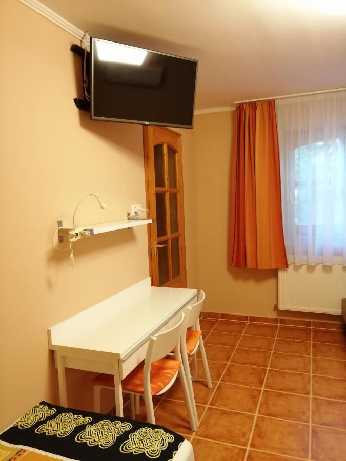 Karpatia Panzio Bed and Breakfast Έστεργκομ Εξωτερικό φωτογραφία