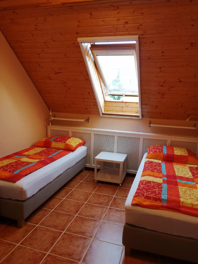Karpatia Panzio Bed and Breakfast Έστεργκομ Εξωτερικό φωτογραφία
